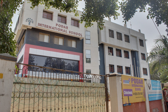 Podar International School Logo